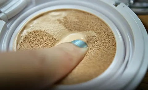 Review phấn nước ma thuật April Skin và những cách đơn giản phân biệt phấn nước April Skin thật giả