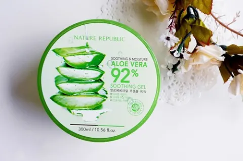Đánh giá hũ gel lô hội Nature Republic Soothing Moisture Aloe 92% Soothing Gel