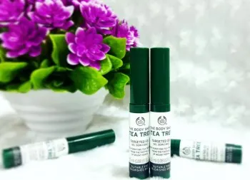 Gel Trị Thâm Mụn The Body Shop Tea Tree Targeted Gel
