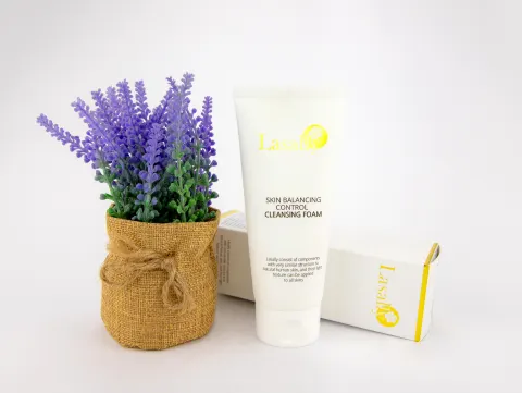 Sữa Rửa Mặt Trắng Da Cao Cấp Lasally