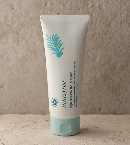Sữa rửa mặt trị mụn innisfree Bija Cleansing Foam