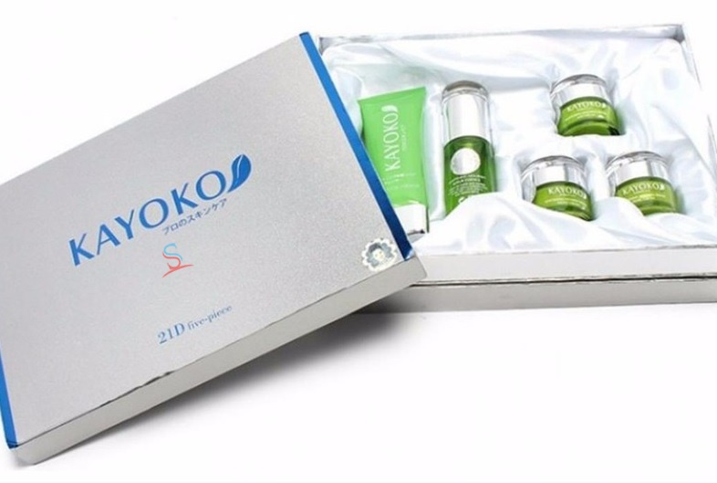 Bộ mỹ phẩm cao cấp Kayoko màu xanh 5 in 1 1