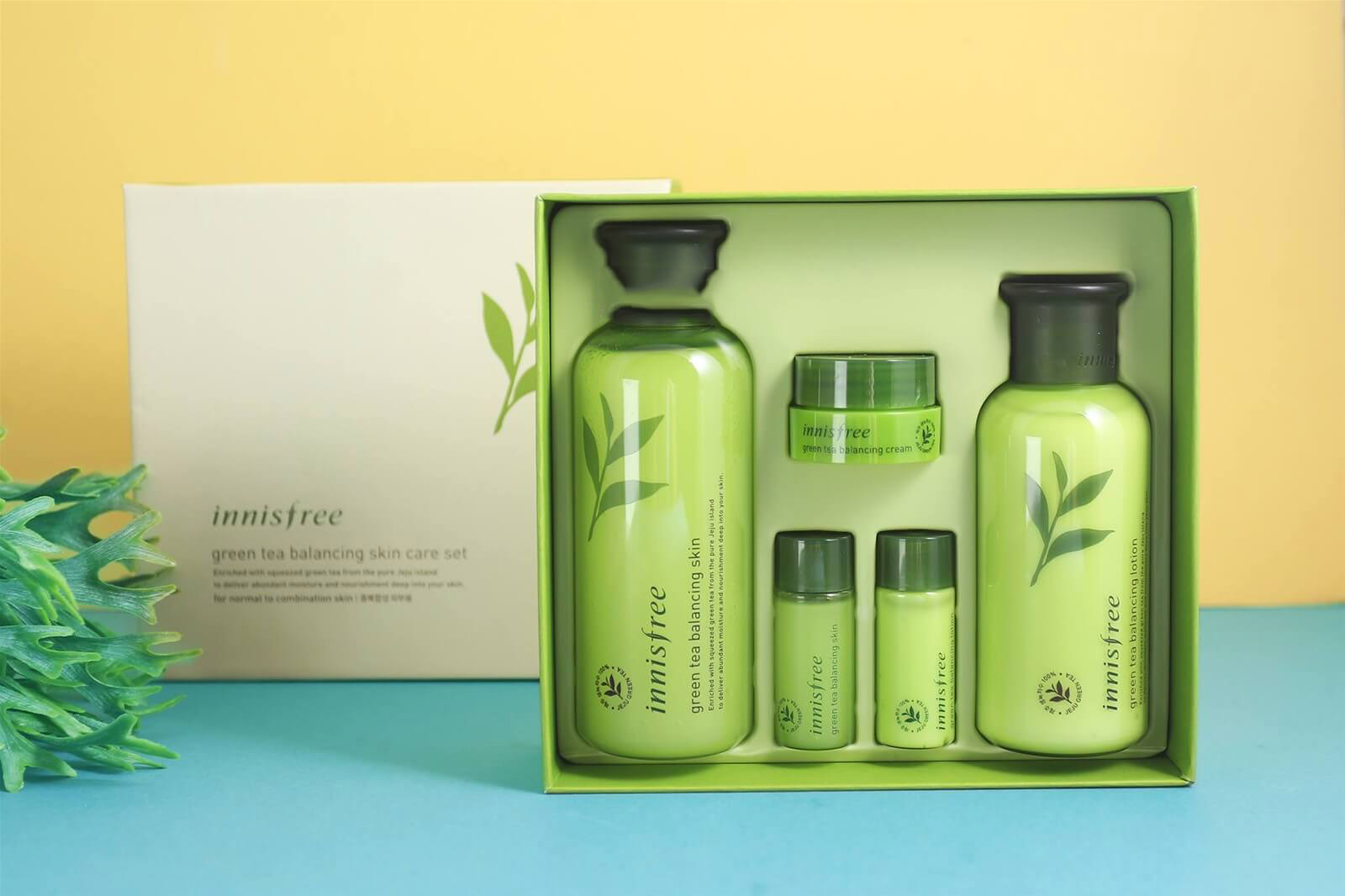 Bộ dưỡng trà xanh Innisfree Green Tea Balancing Special Skin Care 2