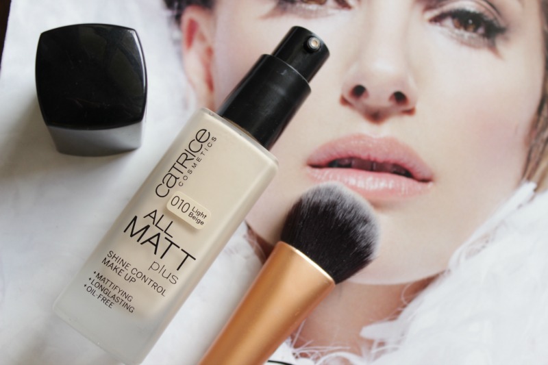 Kem nền Catrice All Matt Plus 18h 2
